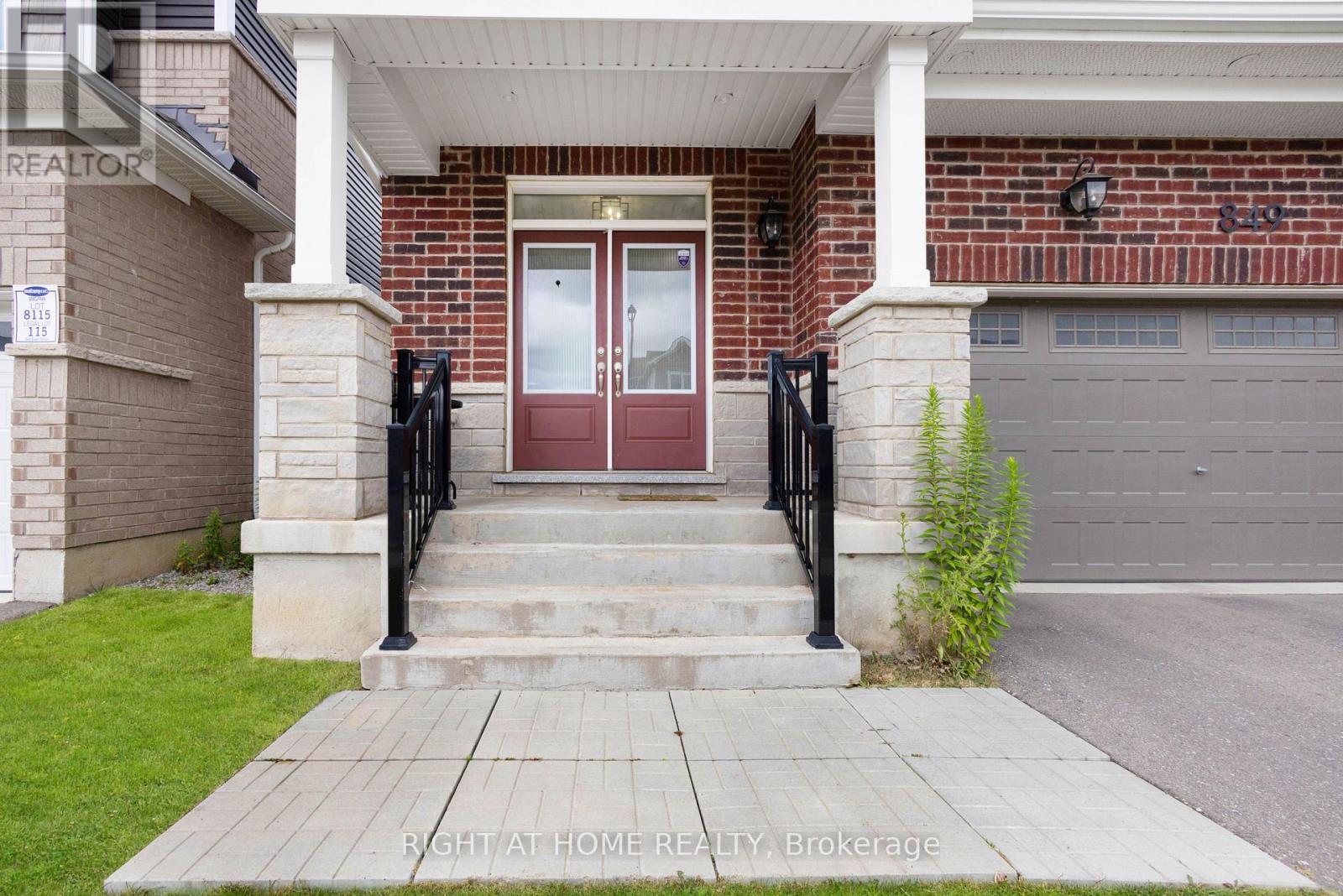 849 Aspen Terrace, Milton, Ontario  L9E 1S2 - Photo 4 - W12434216