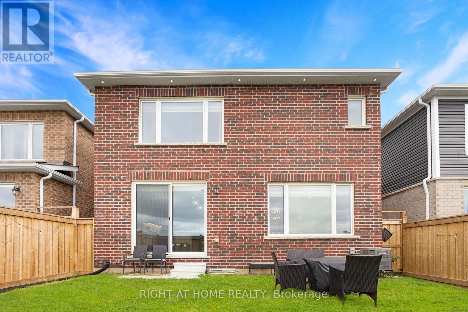 849 Aspen Terrace, Milton, Ontario  L9E 1S2 - Photo 29 - W12434216