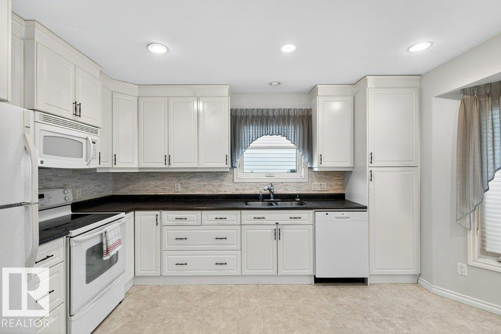 16323 99 St Nw Nw, Edmonton, Alberta  T5X 5J1 - Photo 10 - E4464228