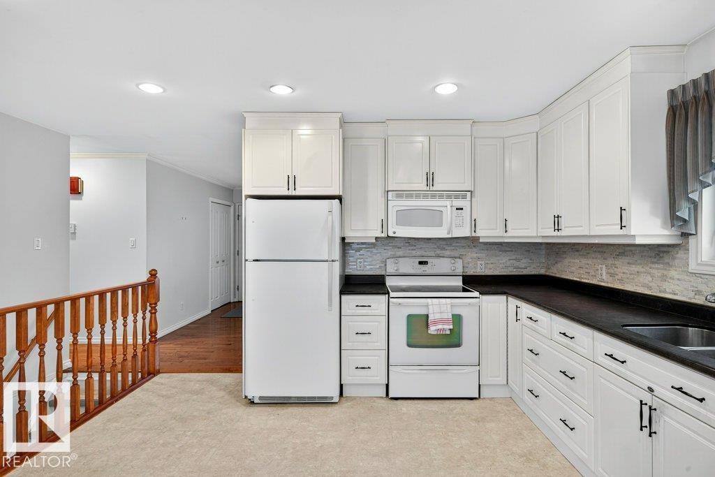 16323 99 St Nw Nw, Edmonton, Alberta  T5X 5J1 - Photo 11 - E4464228