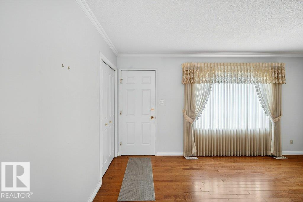 16323 99 St Nw Nw, Edmonton, Alberta  T5X 5J1 - Photo 4 - E4464228