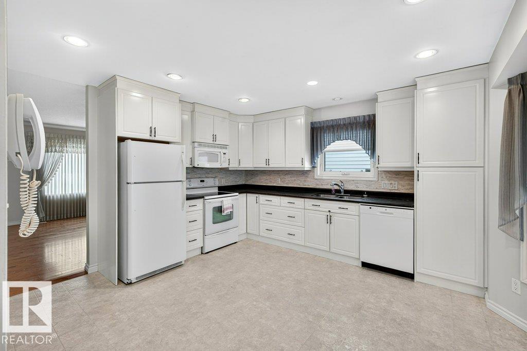 16323 99 St Nw Nw, Edmonton, Alberta  T5X 5J1 - Photo 9 - E4464228