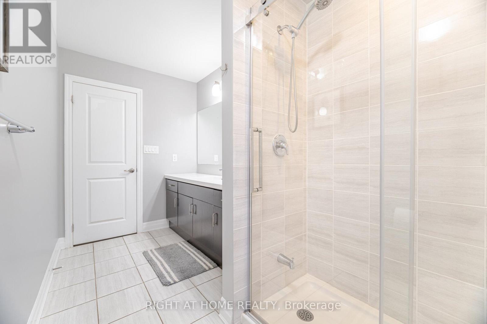 1190 Mceachern Court, Milton, Ontario  L9E 1E5 - Photo 38 - W12441397