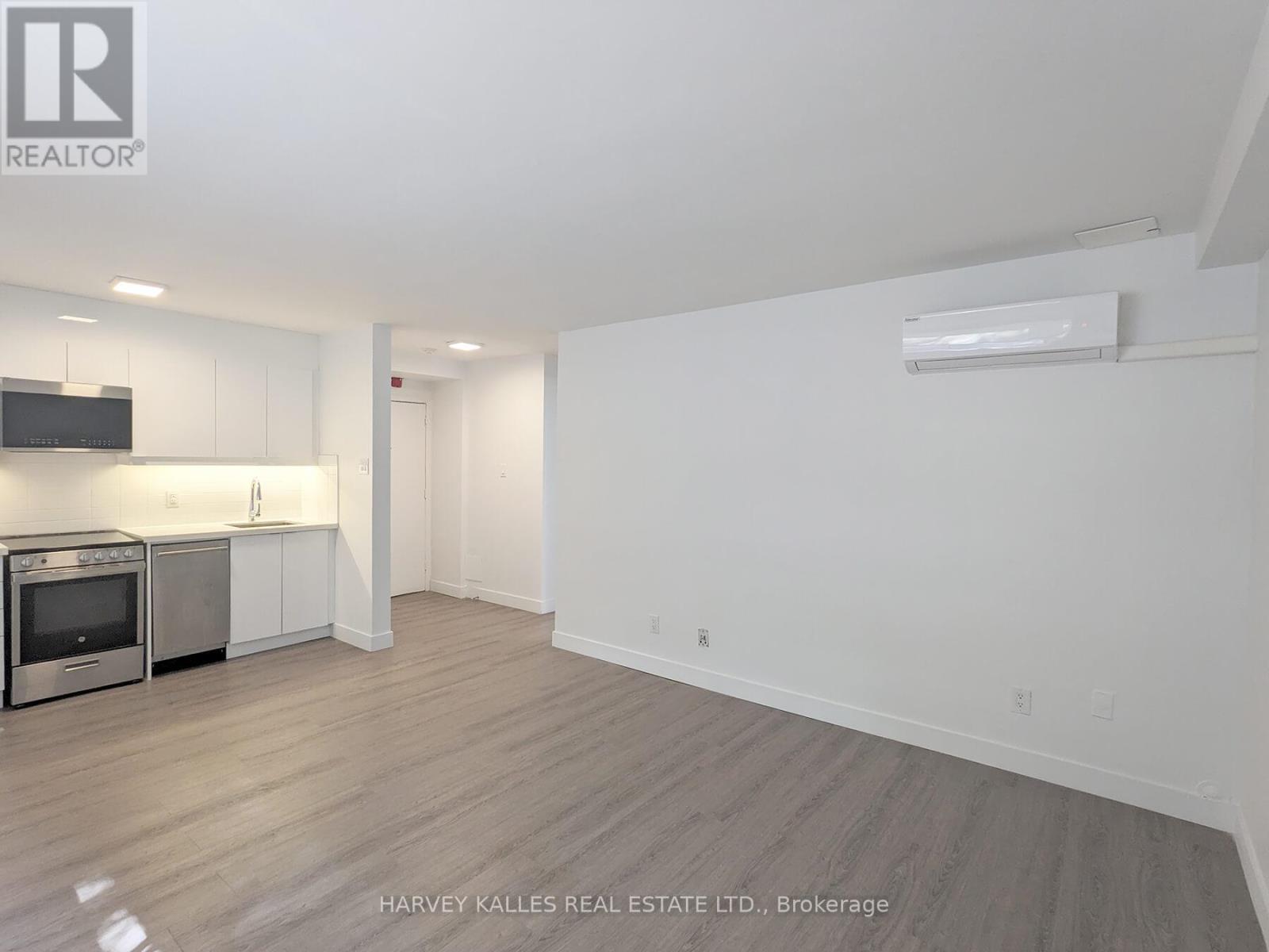 8 - 68 Fifteenth Street, Toronto, Ontario  M8V 3J6 - Photo 4 - W12488792