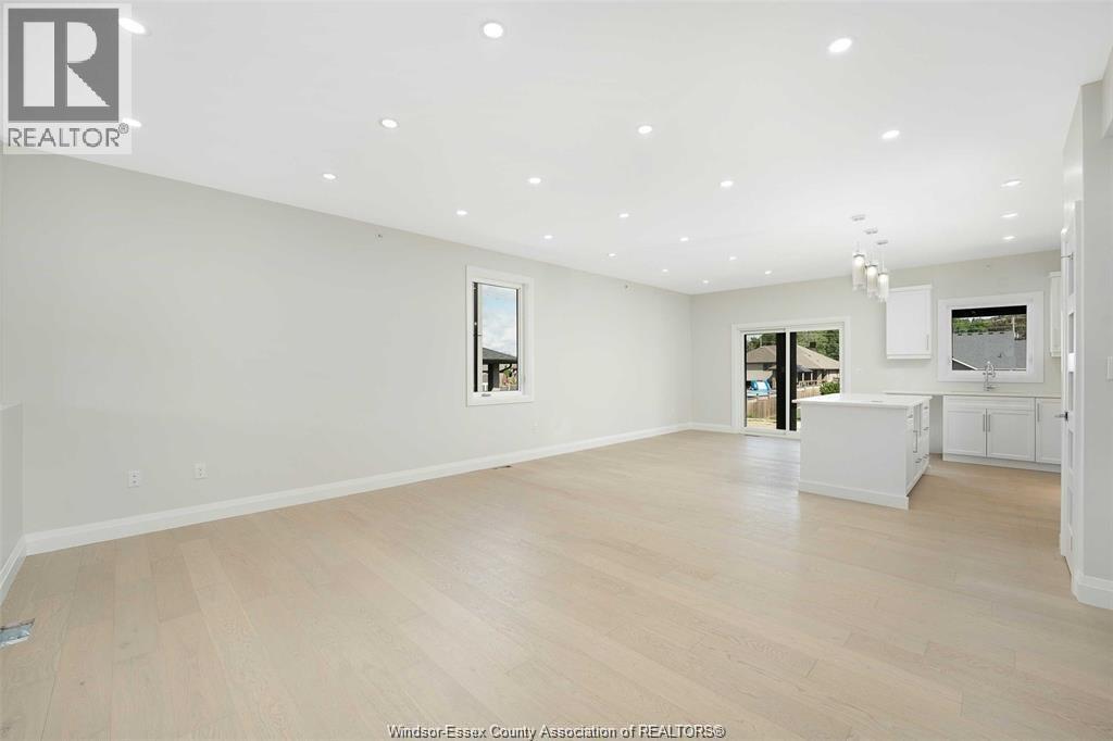 8343 Annie, Mcgregor, Ontario  N0R 1J0 - Photo 12 - 25027700