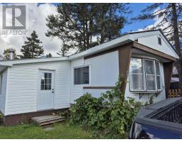 5 Willa DR, Heyden, Ontario