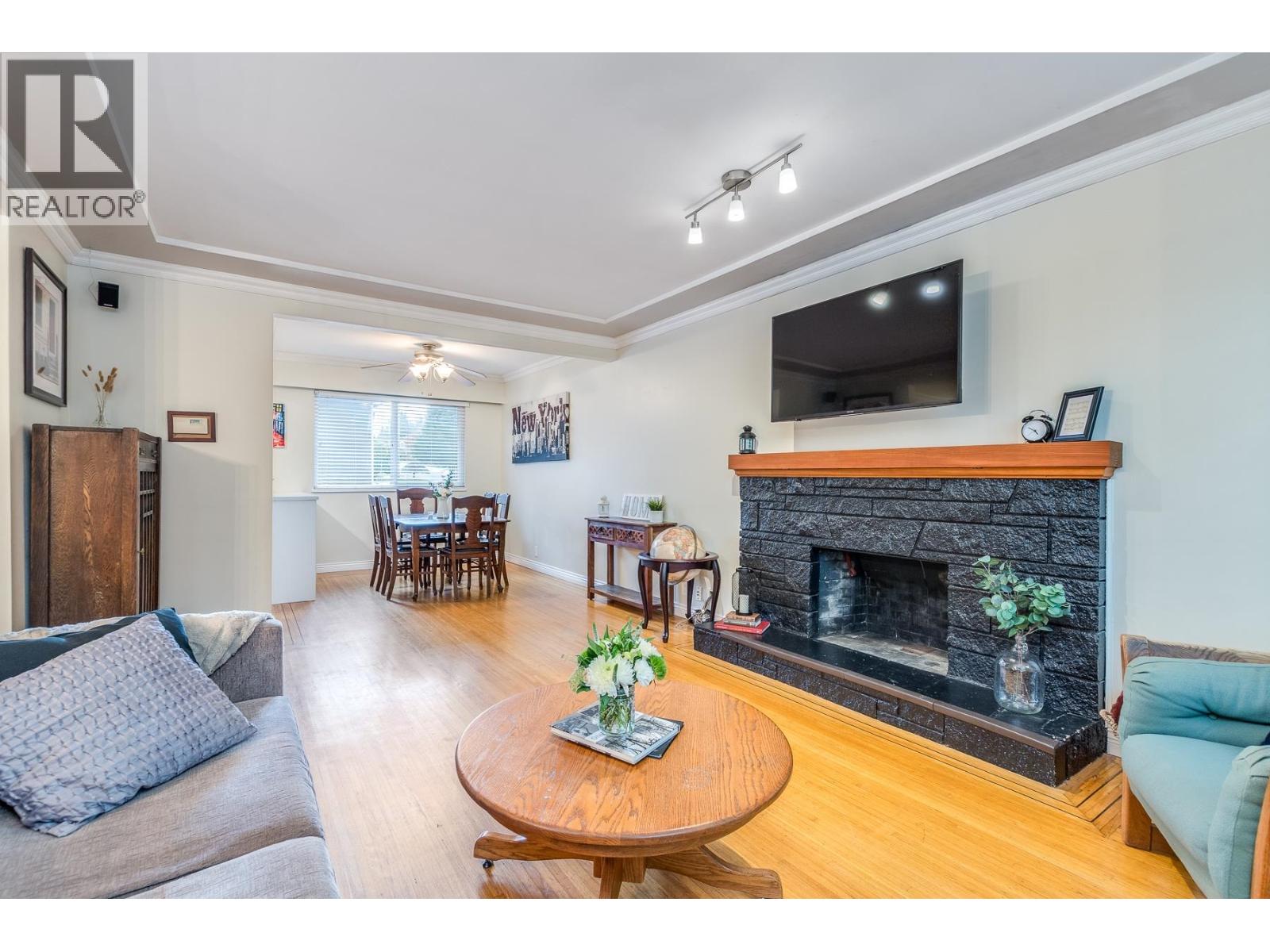 2075 Austin Avenue, Coquitlam, British Columbia  V3K 3R5 - Photo 5 - R3062101