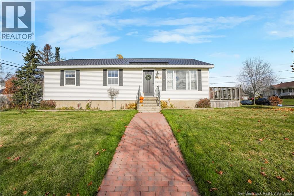 235 Mcknight Street, Fredericton, New Brunswick  E3A 9R6 - Photo 1 - NB129470