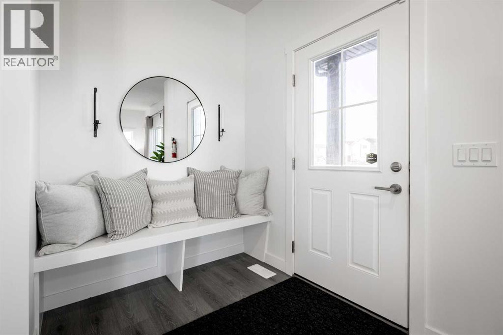 15 Creekstone Walk Sw, Calgary, Alberta  T2X 4Y1 - Photo 5 - A2259697