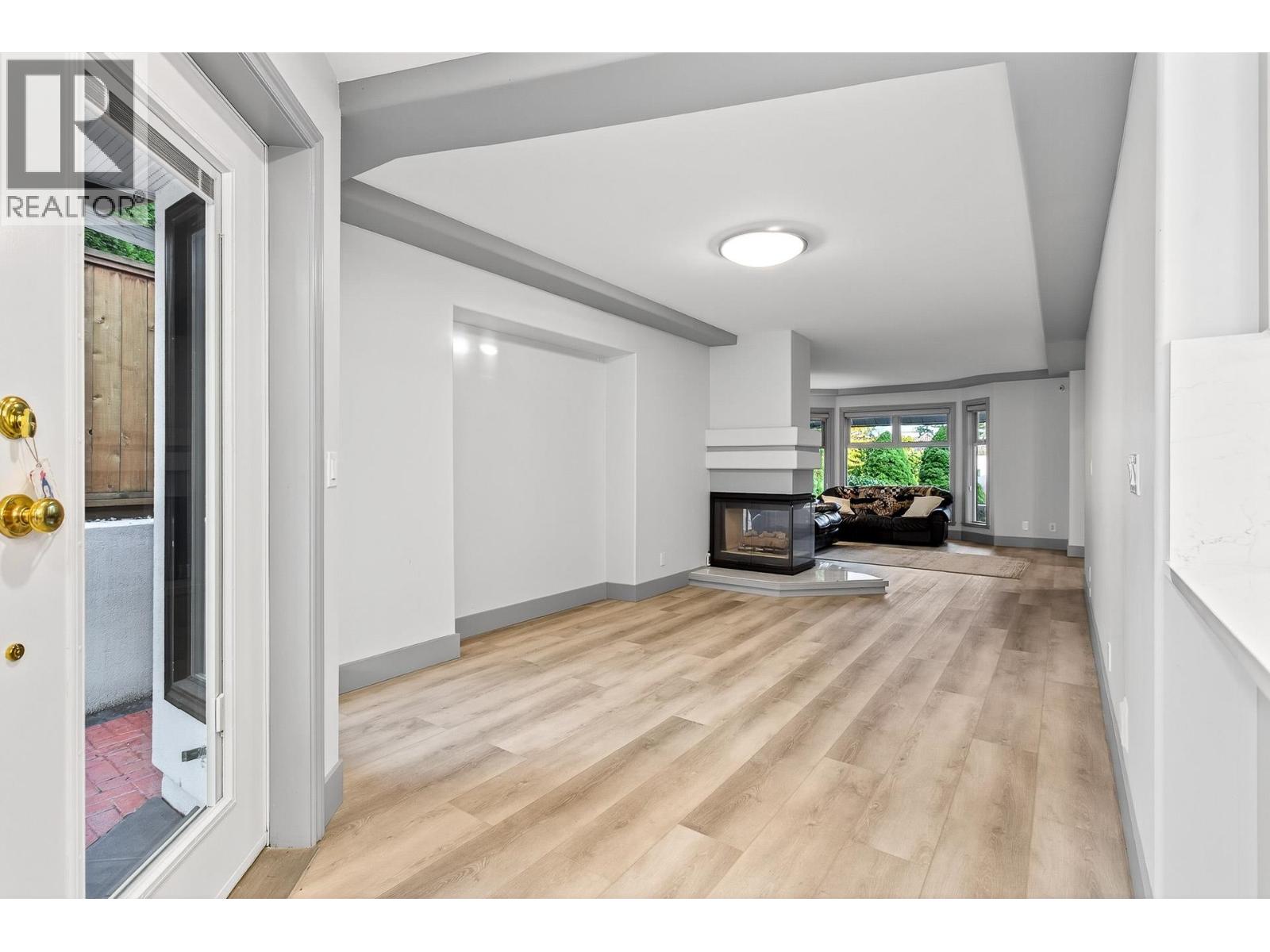 2271 Sorrento Drive, Coquitlam, British Columbia  V3K 6P4 - Photo 11 - R3063241