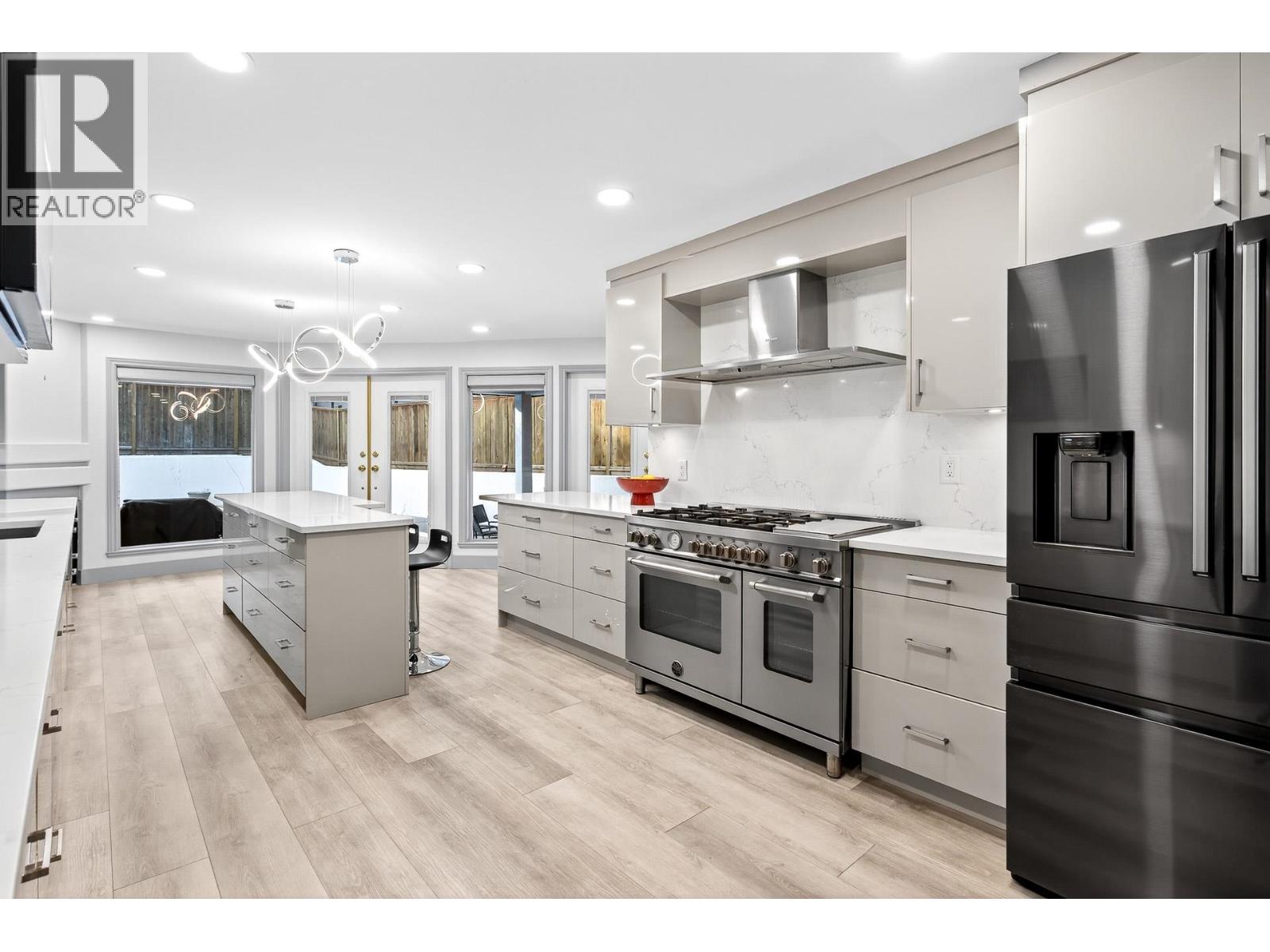 2271 Sorrento Drive, Coquitlam, British Columbia  V3K 6P4 - Photo 5 - R3063241