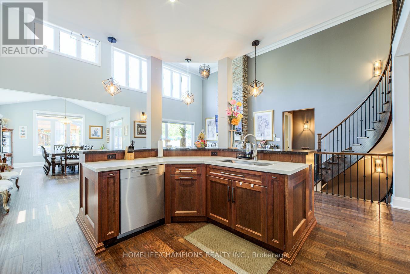 276 Sunnybrae Avenue, Innisfil, Ontario  L9S 1E5 - Photo 18 - N12492626