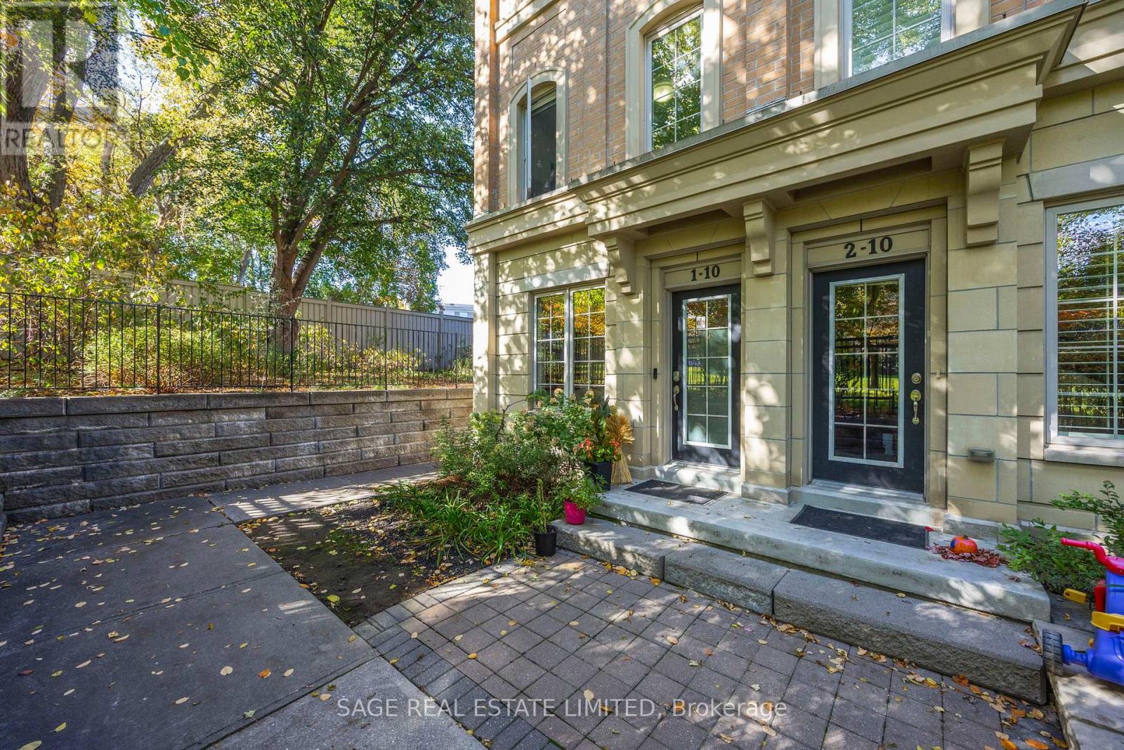 1 - 10 Hargrave Lane S, Toronto, Ontario  M4N 0A4 - Photo 2 - C12496522