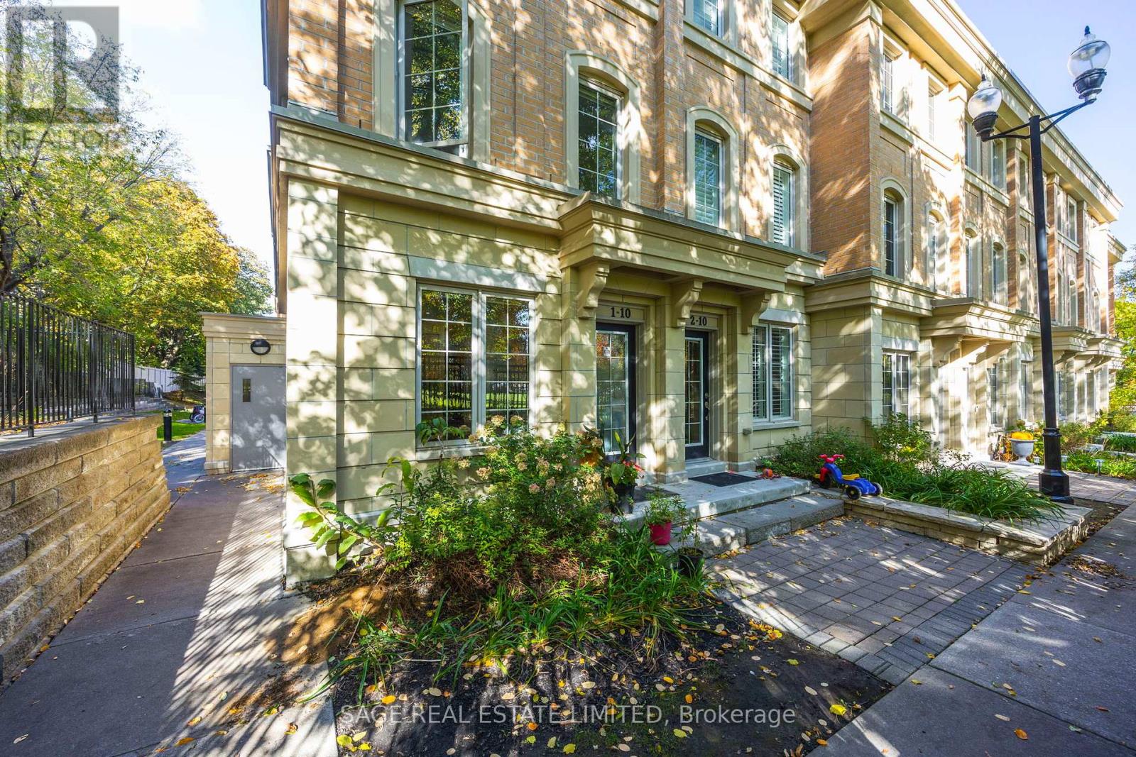 1 - 10 Hargrave Lane S, Toronto, Ontario  M4N 0A4 - Photo 3 - C12496522