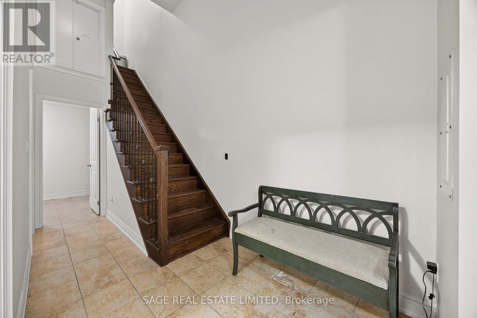 1 - 10 Hargrave Lane S, Toronto, Ontario  M4N 0A4 - Photo 5 - C12496522