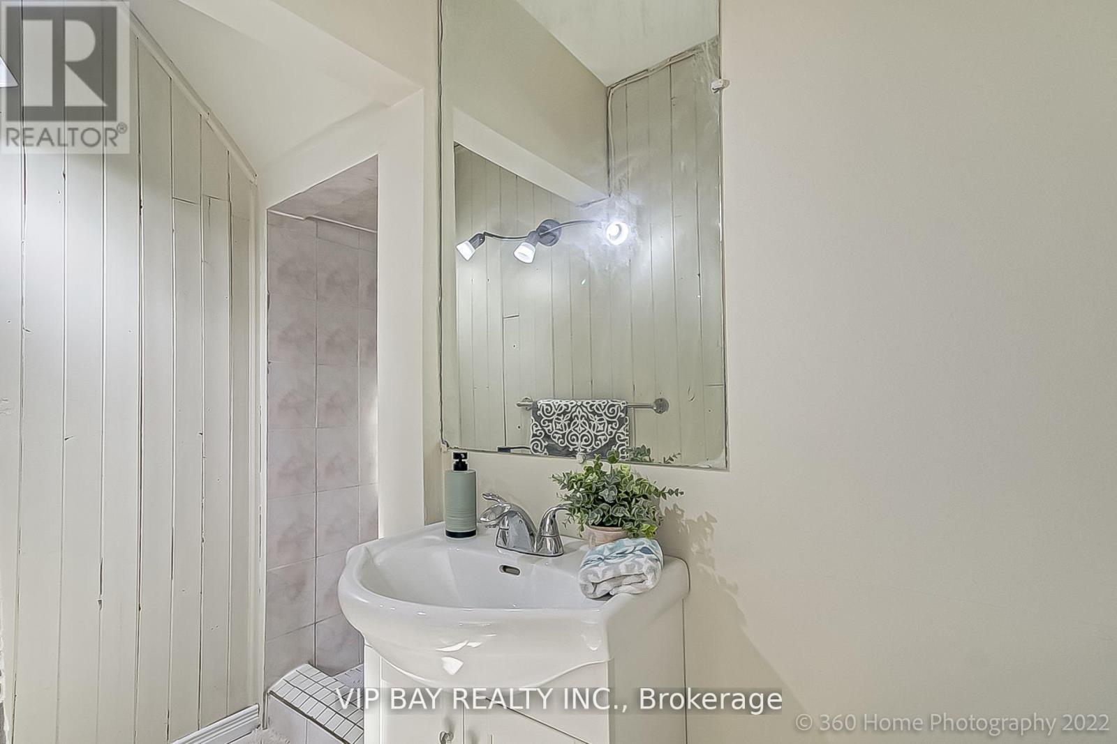 52 Athabaska Avenue, Toronto, Ontario  M2M 2T9 - Photo 12 - C12496612