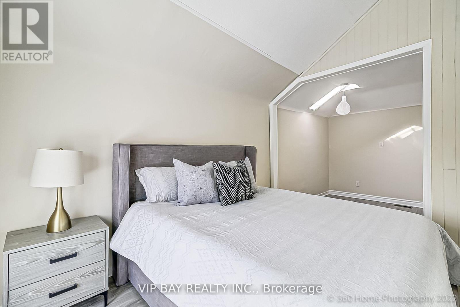 52 Athabaska Avenue, Toronto, Ontario  M2M 2T9 - Photo 19 - C12496612