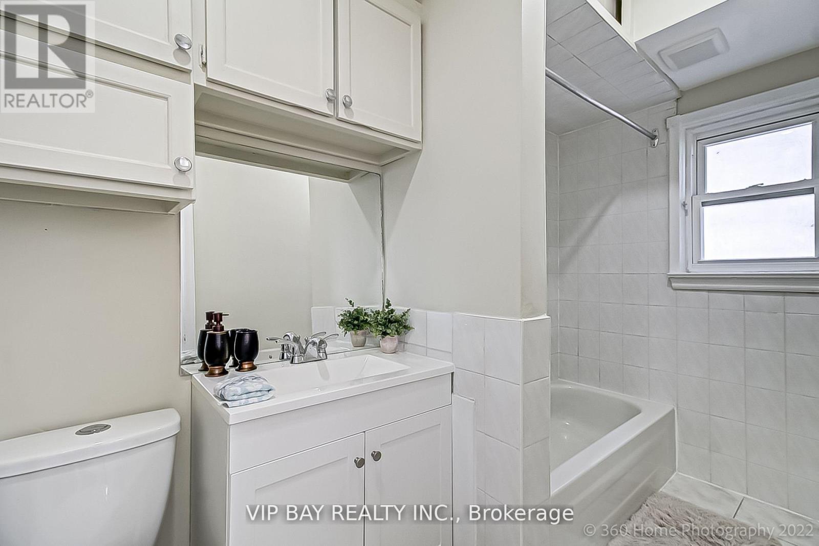 52 Athabaska Avenue, Toronto, Ontario  M2M 2T9 - Photo 24 - C12496612