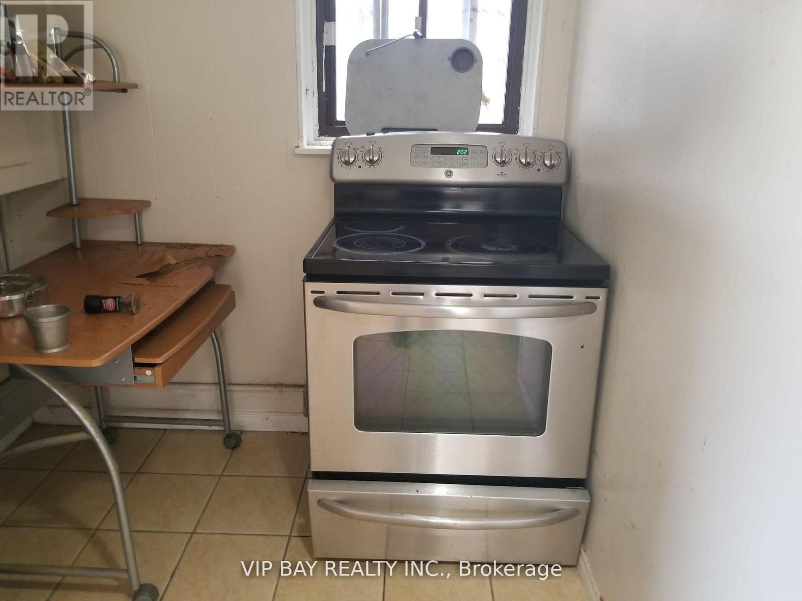 52 Athabaska Avenue, Toronto, Ontario  M2M 2T9 - Photo 28 - C12496612