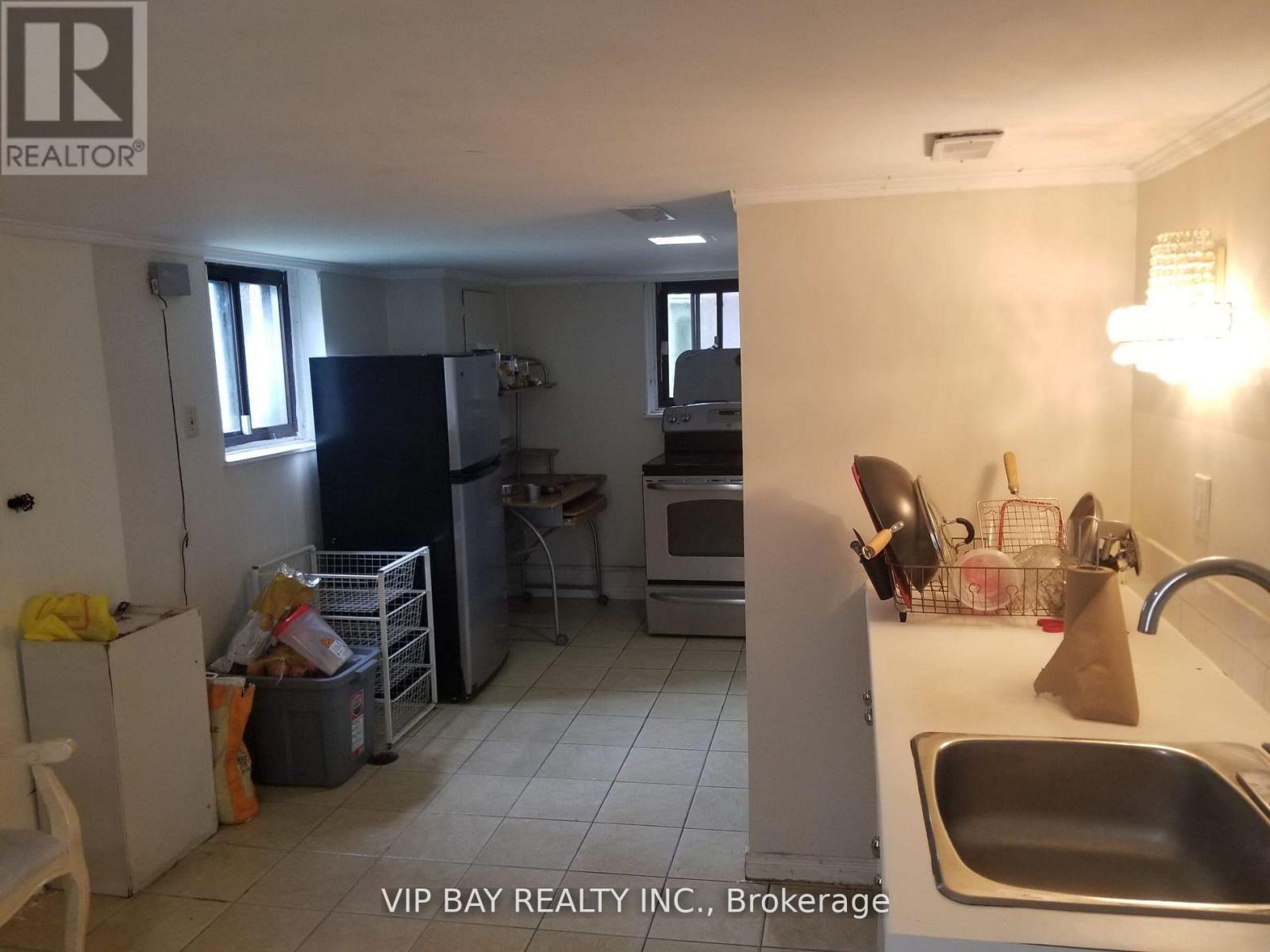 52 Athabaska Avenue, Toronto, Ontario  M2M 2T9 - Photo 29 - C12496612