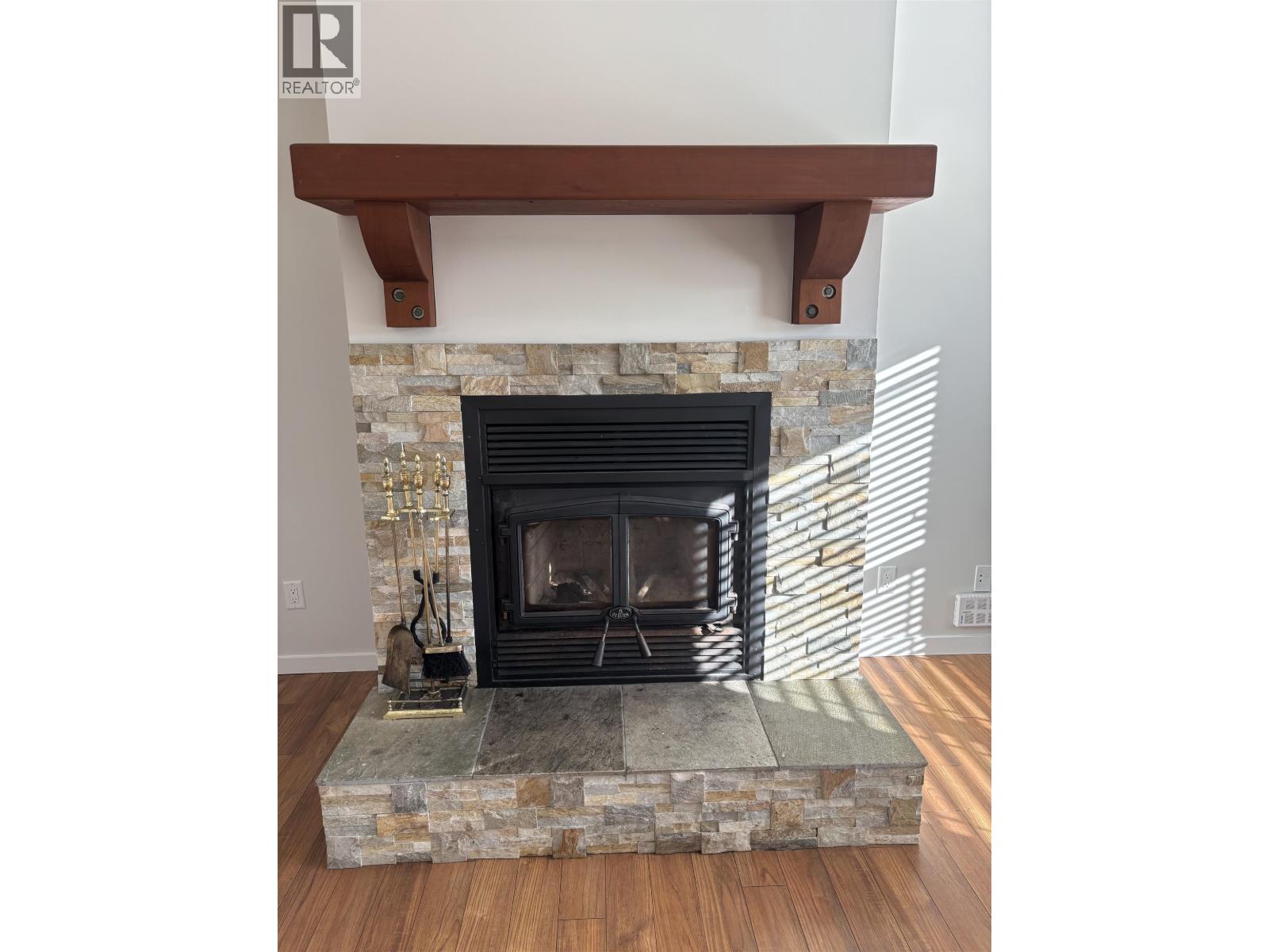 5756 Neptune Road, Sechelt, British Columbia  V0N 3A0 - Photo 9 - R3032662