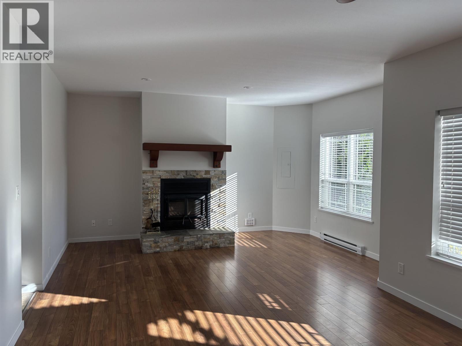 5756 Neptune Road, Sechelt, British Columbia  V0N 3A0 - Photo 5 - R3032662