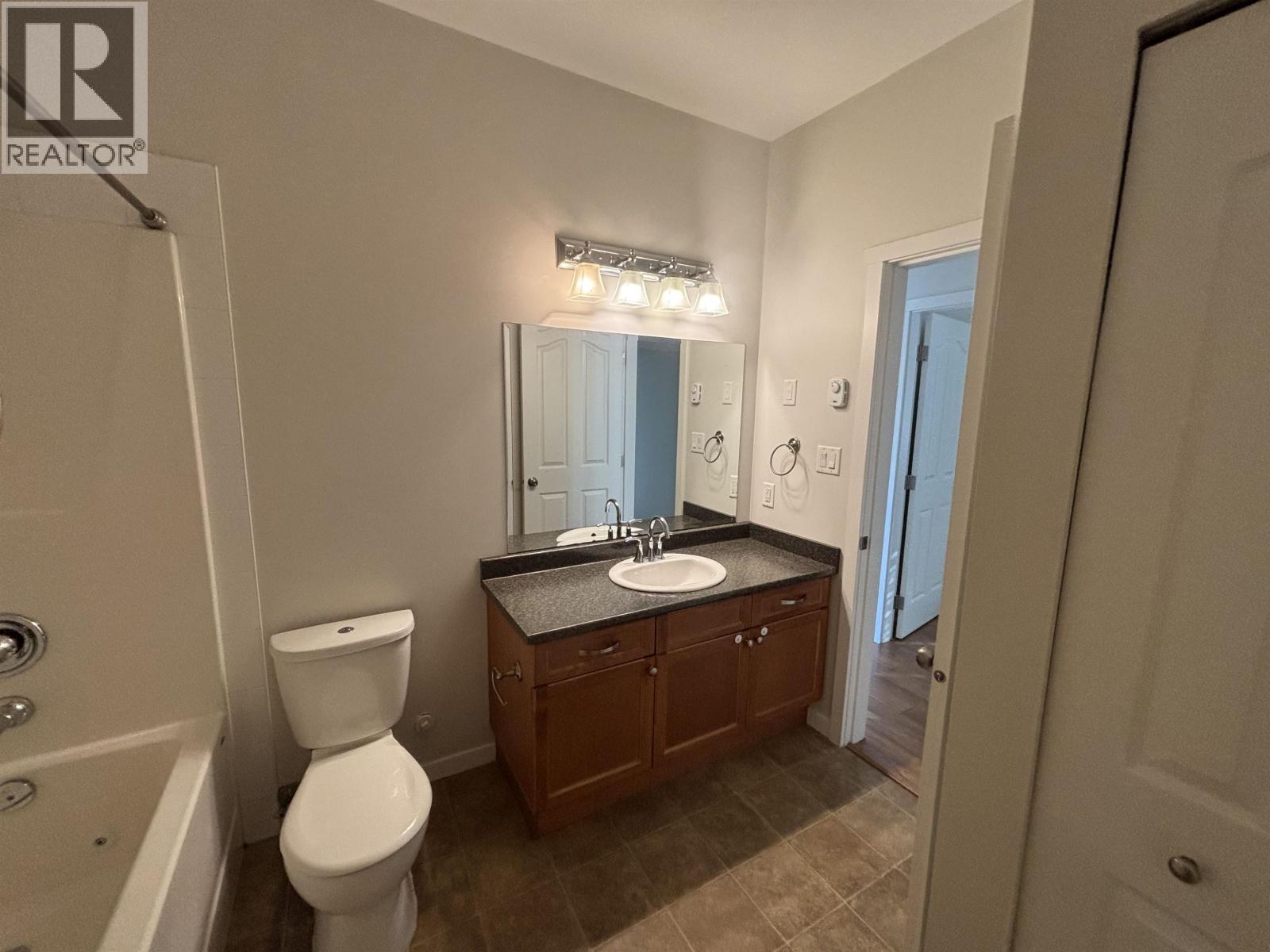 5756 Neptune Road, Sechelt, British Columbia  V0N 3A0 - Photo 16 - R3032662