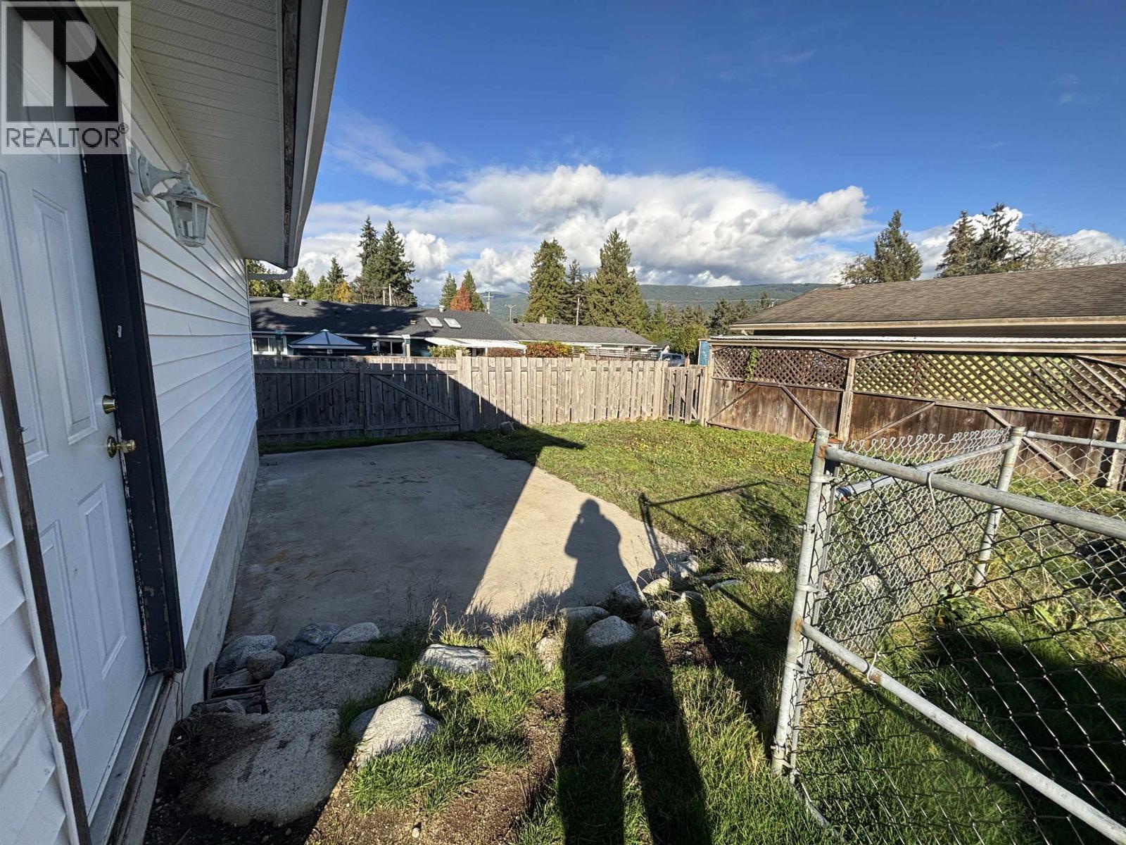 5756 Neptune Road, Sechelt, British Columbia  V0N 3A0 - Photo 30 - R3032662