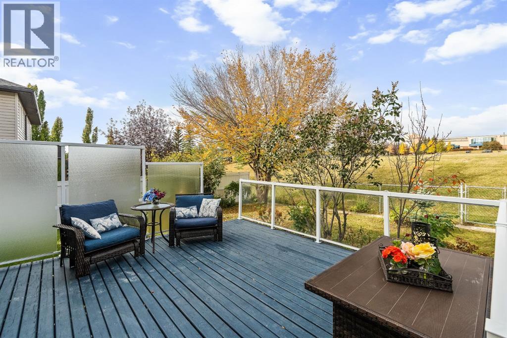 120 Simcoe Close Sw, Calgary, Alberta  T3H 4N3 - Photo 11 - A2262709