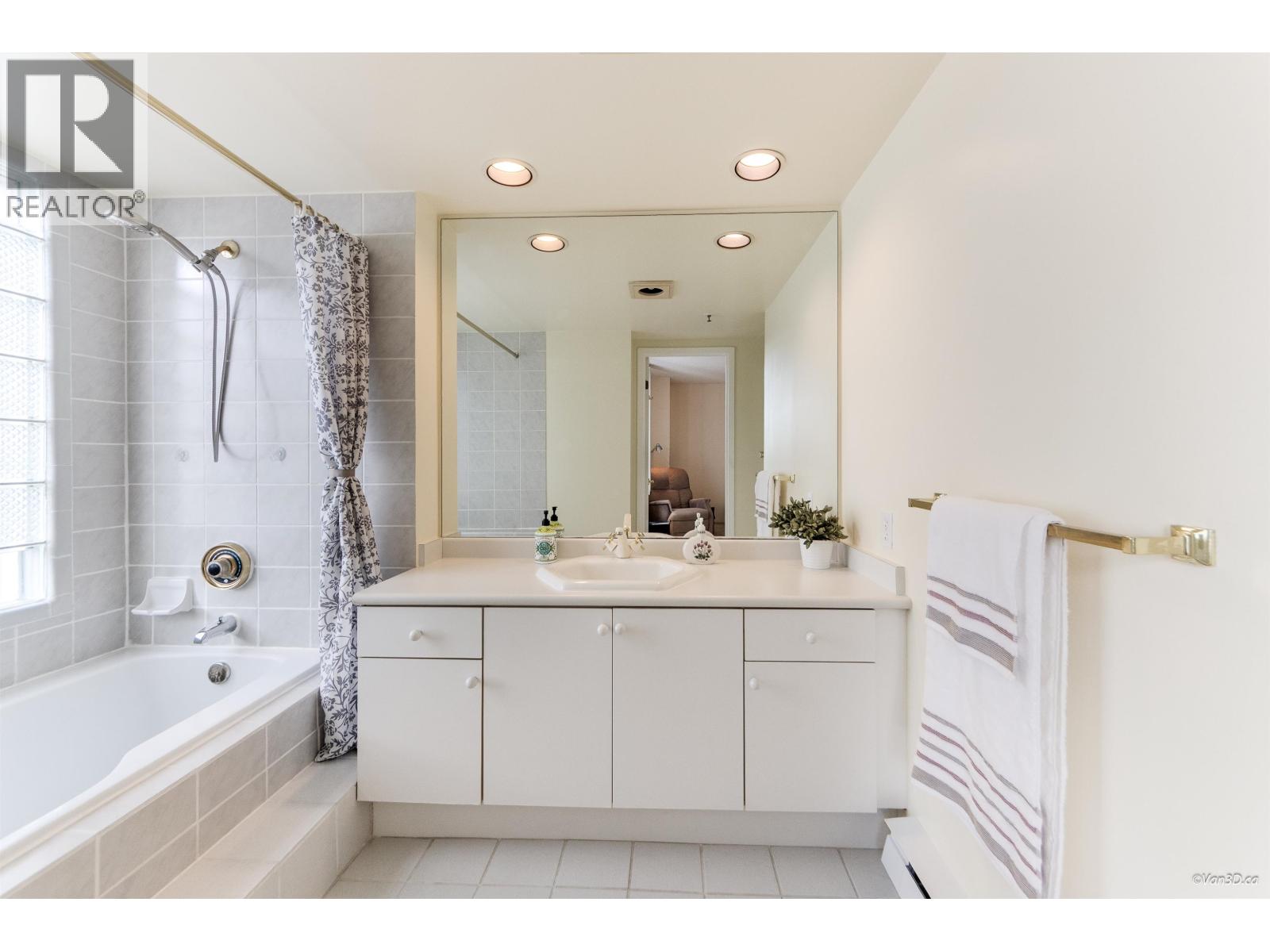 701 555 Austin Avenue, Coquitlam, British Columbia  V3K 6R8 - Photo 21 - R3062989