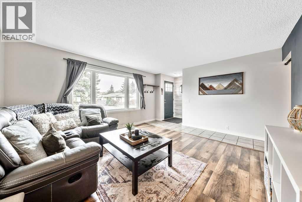 47 Glendale Way, Cochrane, Alberta  T4C 1H9 - Photo 6 - A2262737