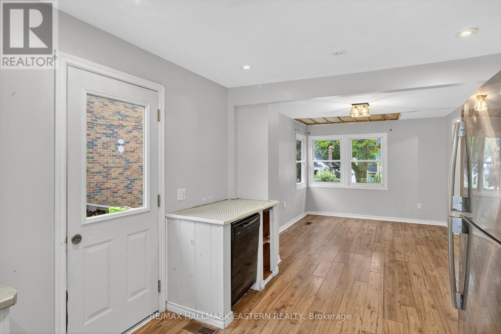 650 Bolivar Street, Peterborough (Town Ward 3), Ontario  K9J 4S2 - Photo 15 - X12496720