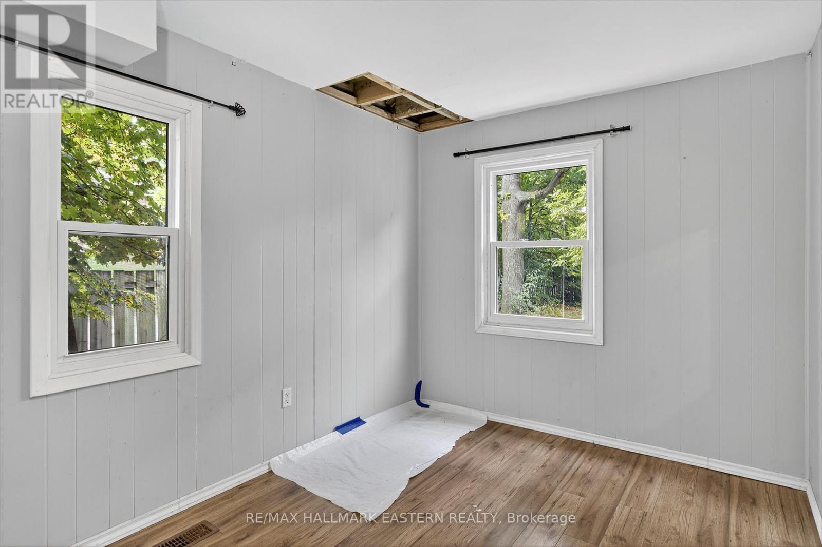 650 Bolivar Street, Peterborough (Town Ward 3), Ontario  K9J 4S2 - Photo 17 - X12496720