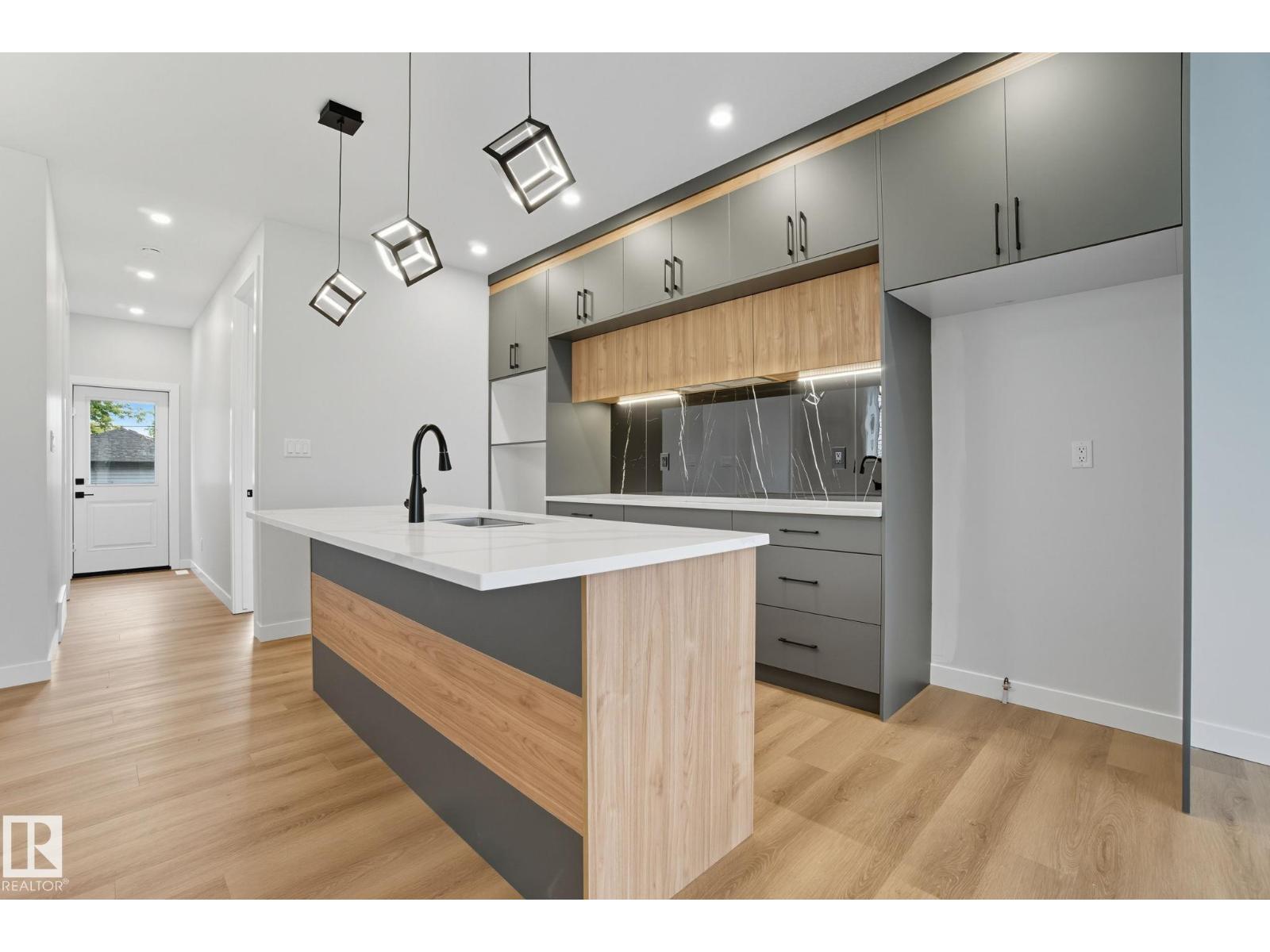 9009 153 St Nw, Edmonton, Alberta  T5R 1P4 - Photo 3 - E4464232