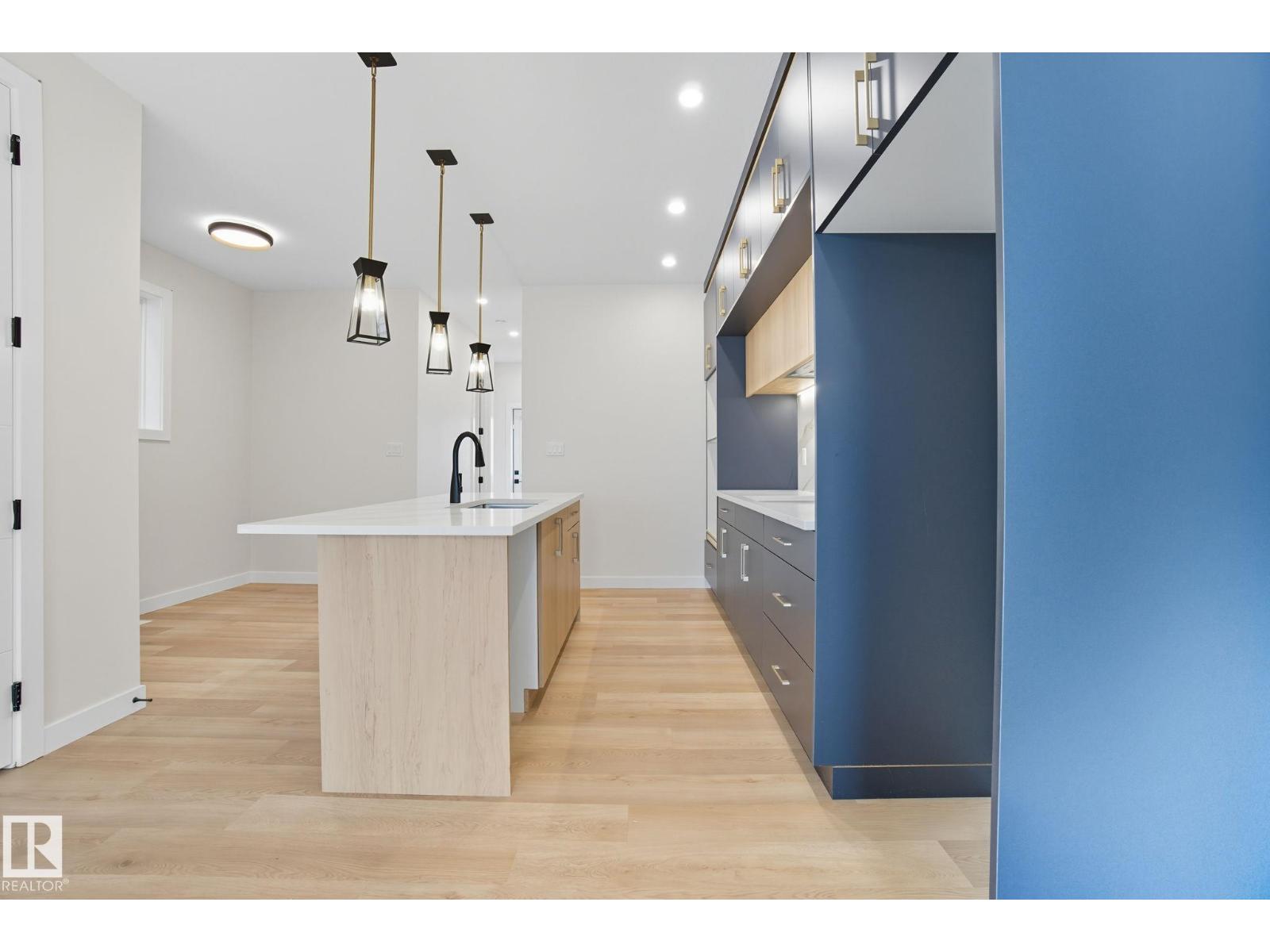 9007 153 St Nw, Edmonton, Alberta  T5R 1P4 - Photo 10 - E4464233