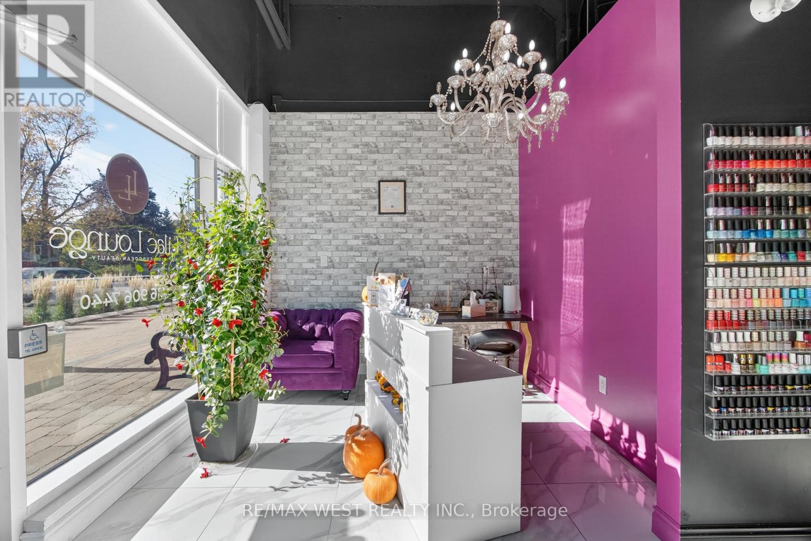 7 - 2396 Major Mackenzie Drive W, Vaughan, Ontario  L6A 4Y1 - Photo 9 - N12496560