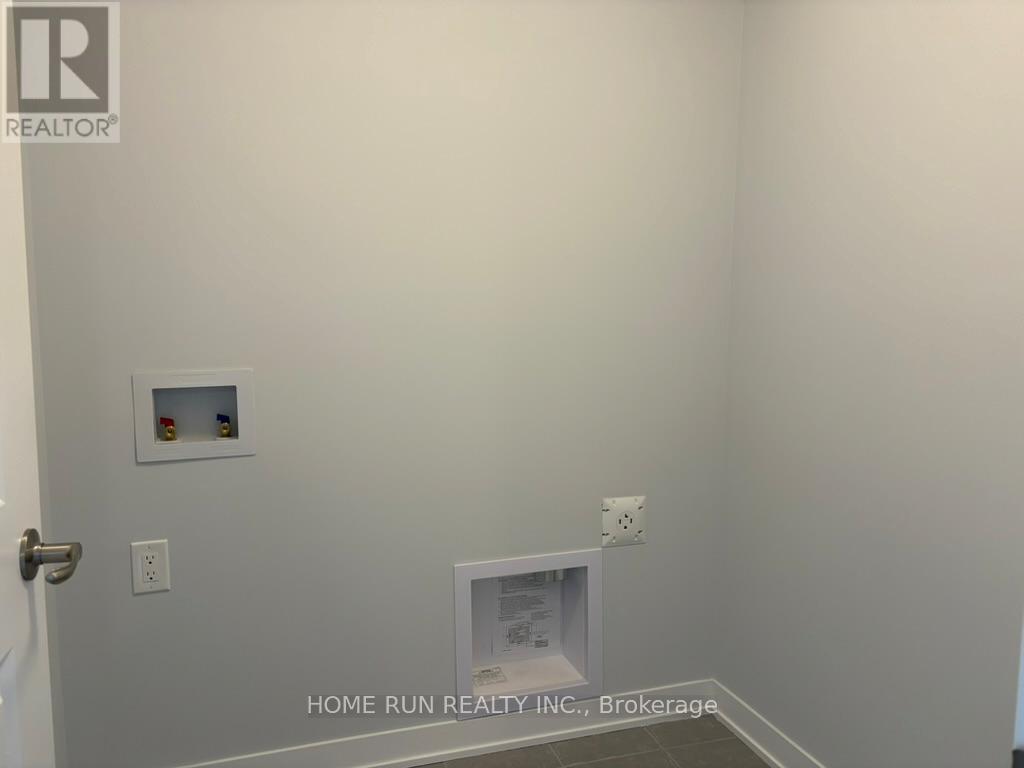 109 Tonic Crescent, Ottawa, Ontario  K2K 0N1 - Photo 11 - X12496632