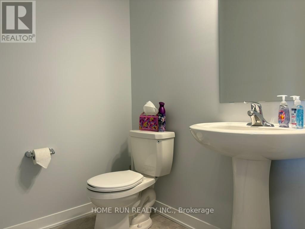 109 Tonic Crescent, Ottawa, Ontario  K2K 0N1 - Photo 2 - X12496632