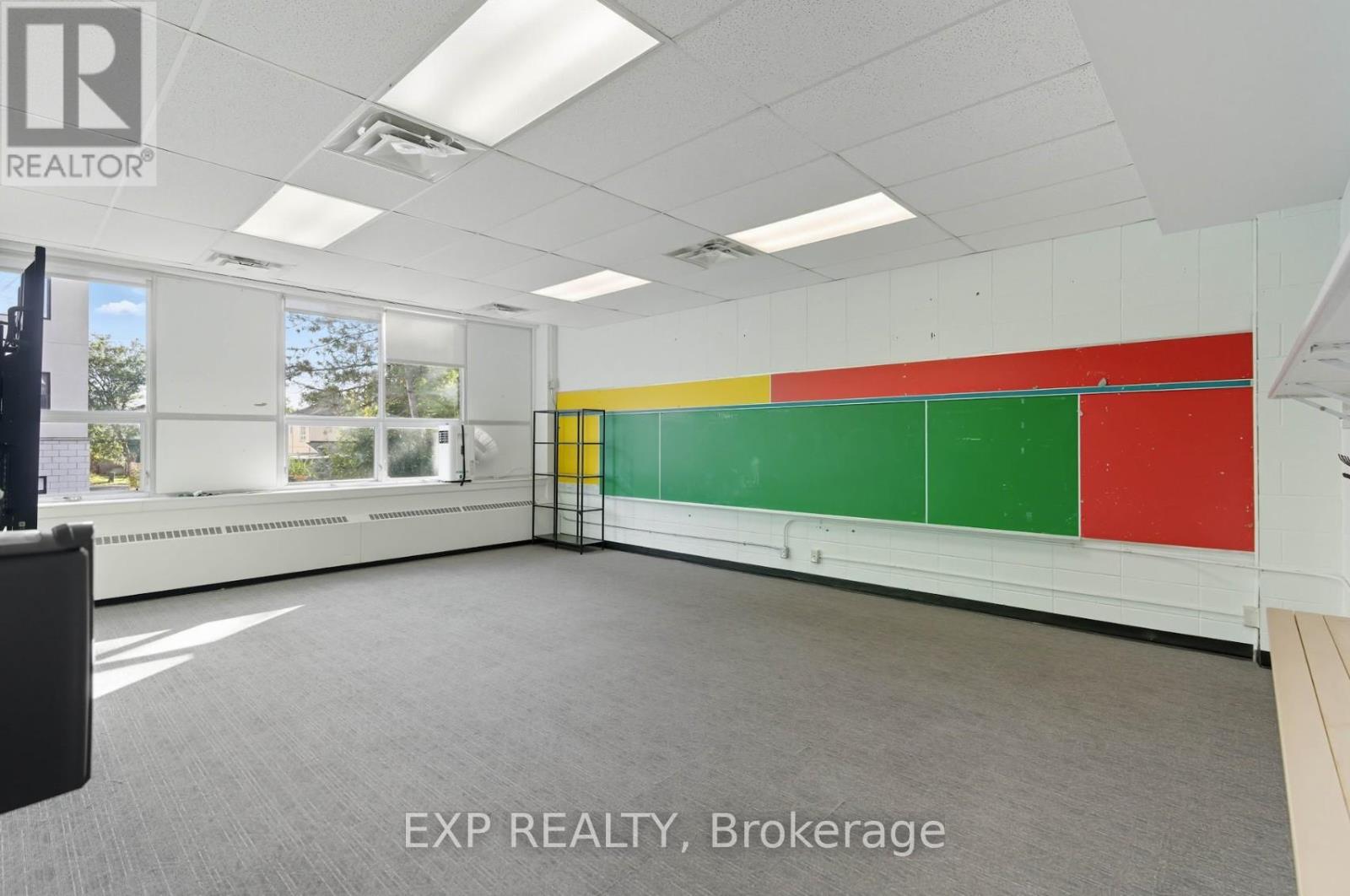 2nd & 3rd Floor - 641 Sladen Avenue, Ottawa, Ontario  K1K 0X4 - Photo 10 - X12496692