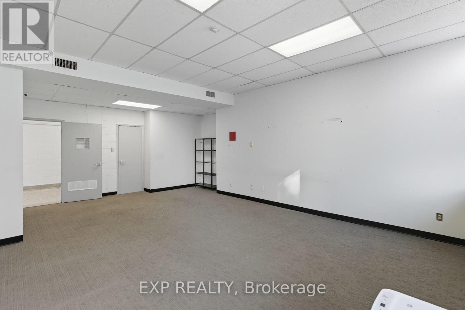 2nd & 3rd Floor - 641 Sladen Avenue, Ottawa, Ontario  K1K 0X4 - Photo 16 - X12496692