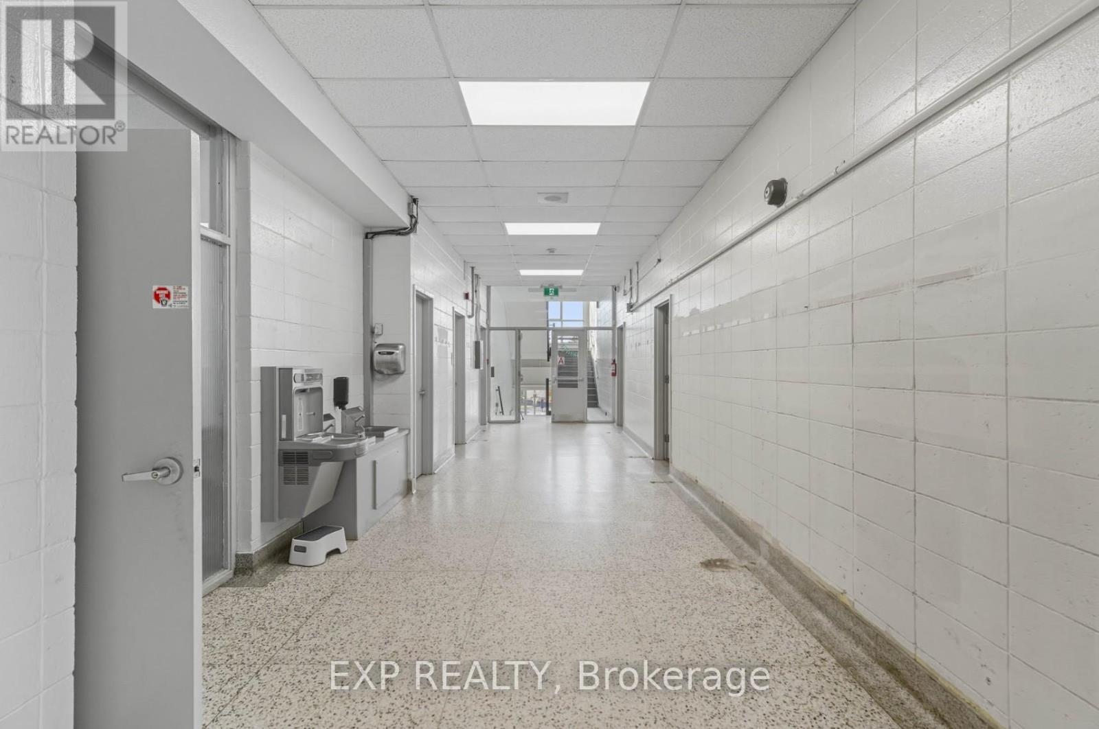 2nd & 3rd Floor - 641 Sladen Avenue, Ottawa, Ontario  K1K 0X4 - Photo 20 - X12496692