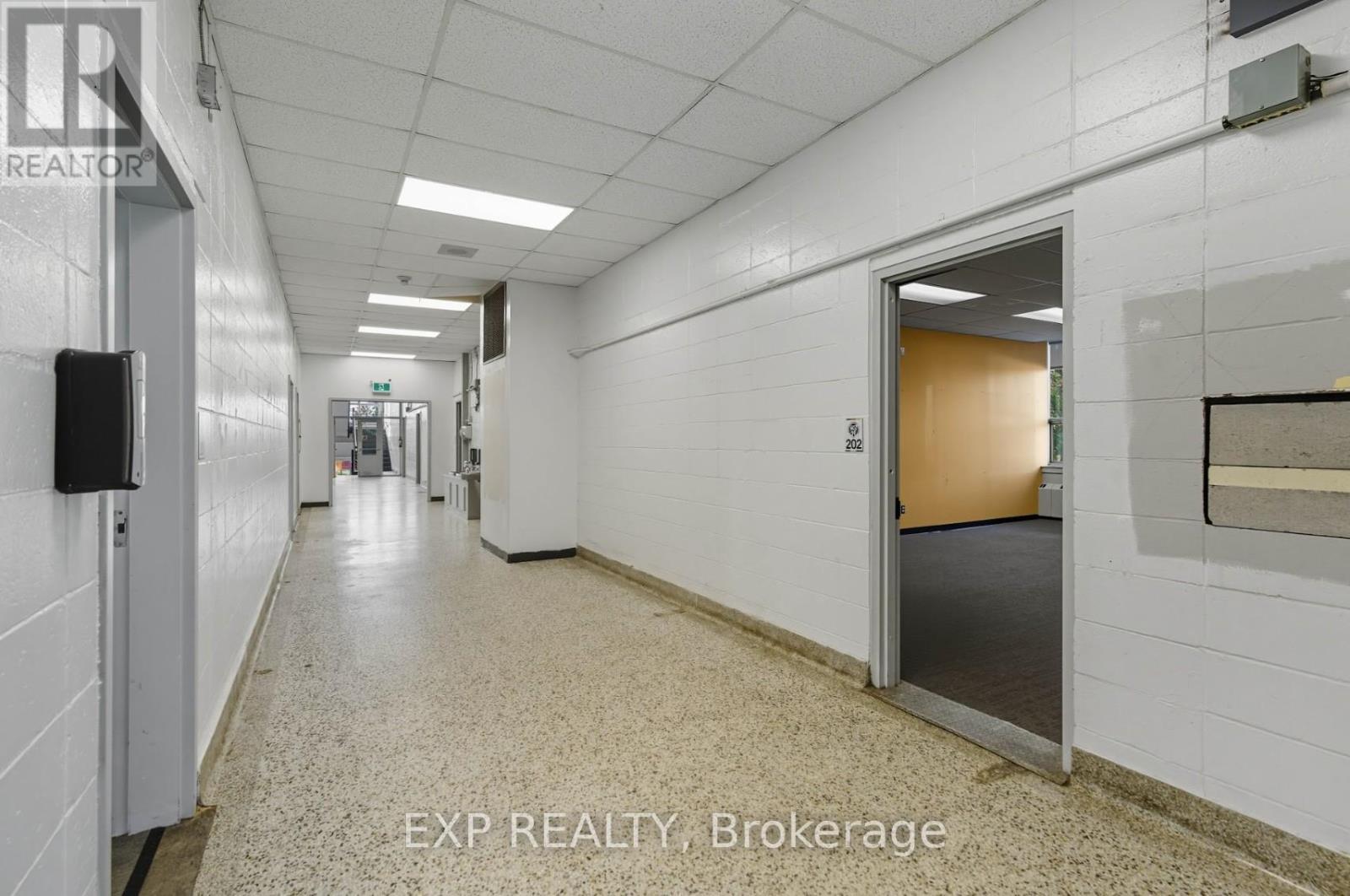 2nd & 3rd Floor - 641 Sladen Avenue, Ottawa, Ontario  K1K 0X4 - Photo 41 - X12496692