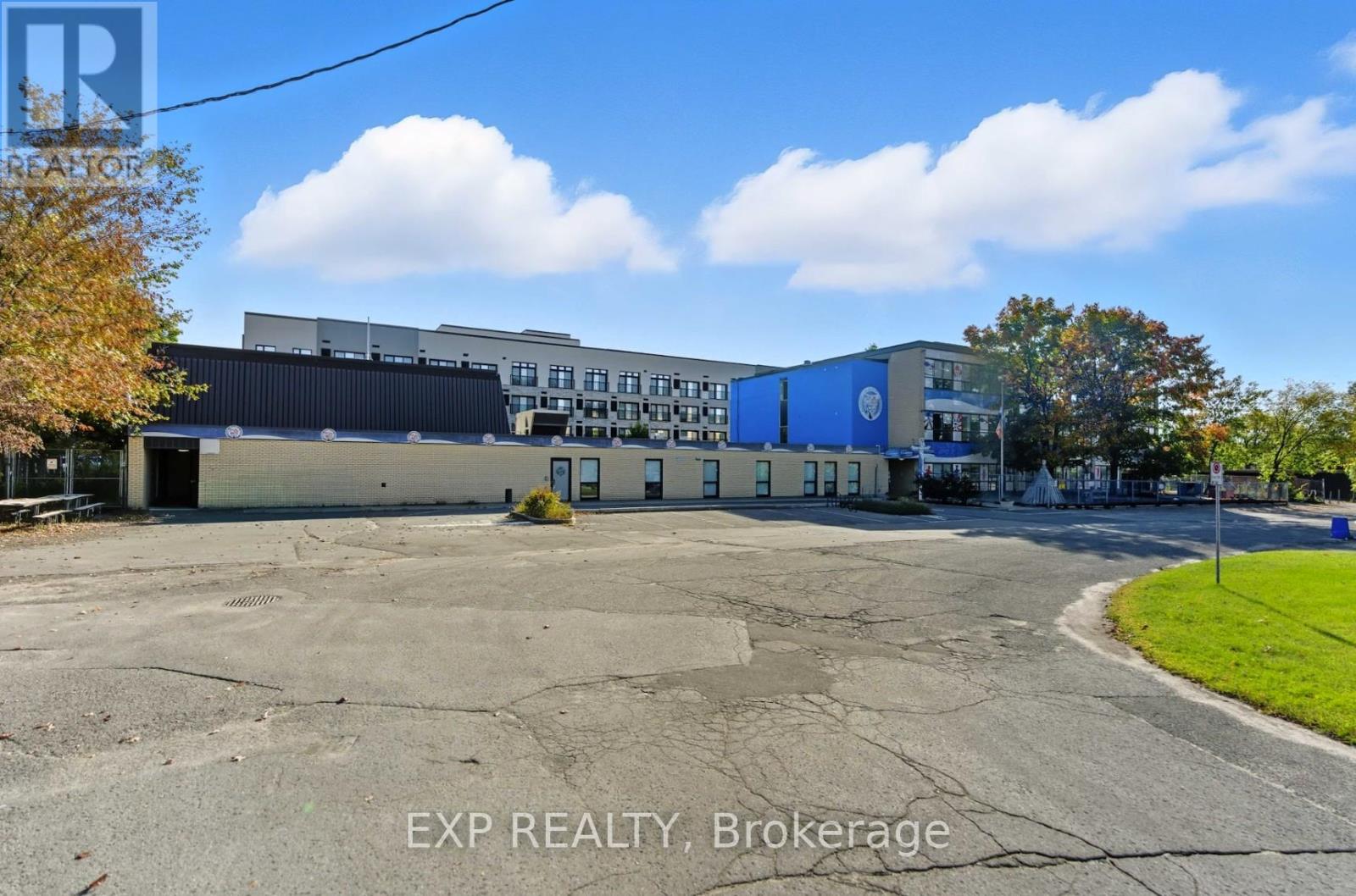 2nd & 3rd Floor - 641 Sladen Avenue, Ottawa, Ontario  K1K 0X4 - Photo 6 - X12496692