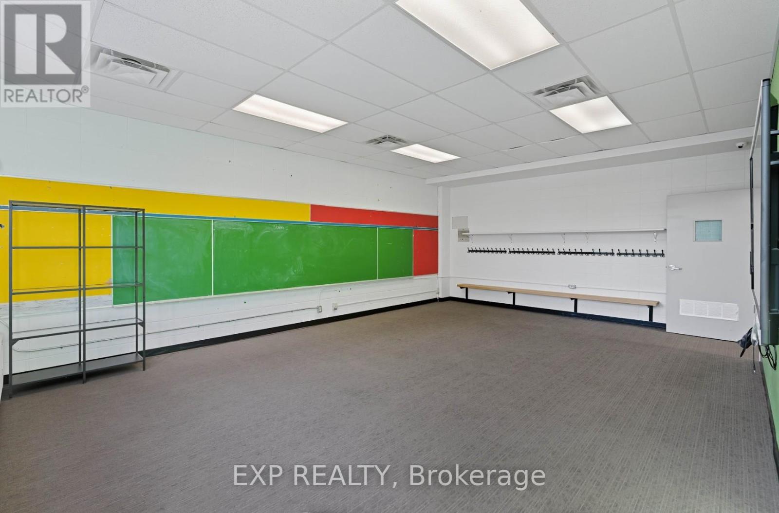 2nd & 3rd Floor - 641 Sladen Avenue, Ottawa, Ontario  K1K 0X4 - Photo 8 - X12496692