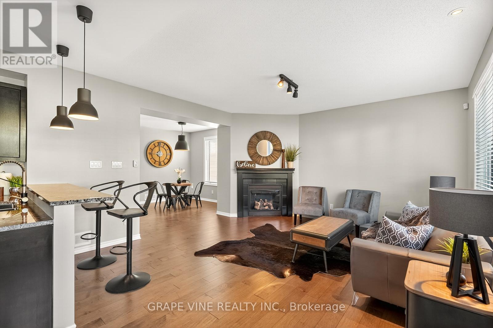 232 Burnaby Drive, Ottawa, Ontario  K2S 0J9 - Photo 11 - X12496732