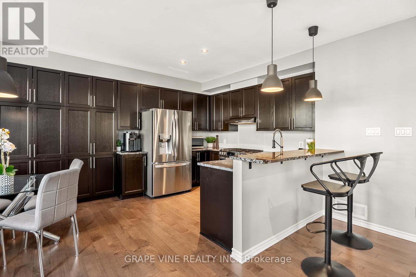 232 Burnaby Drive, Ottawa, Ontario  K2S 0J9 - Photo 14 - X12496732