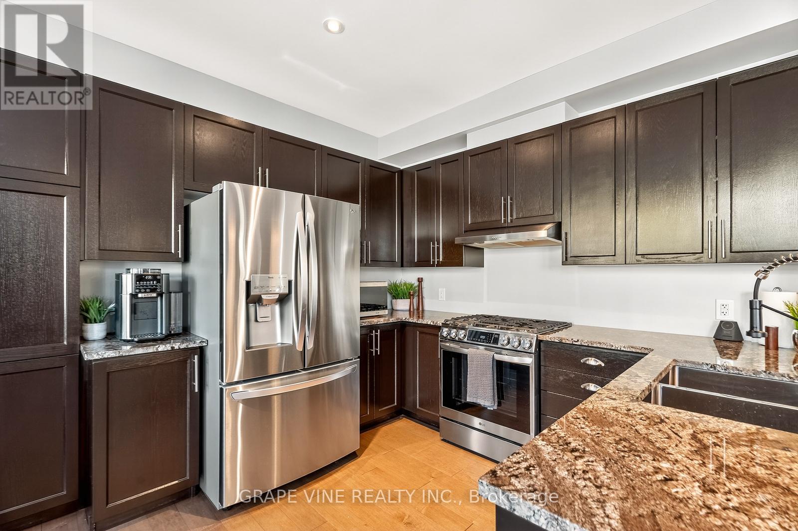 232 Burnaby Drive, Ottawa, Ontario  K2S 0J9 - Photo 15 - X12496732