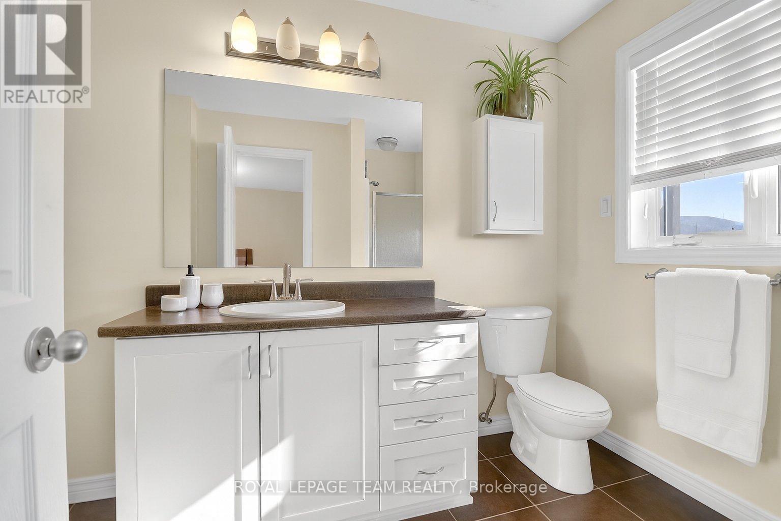 245 Garrity Crescent, Ottawa, Ontario  K2J 3T7 - Photo 13 - X12496760