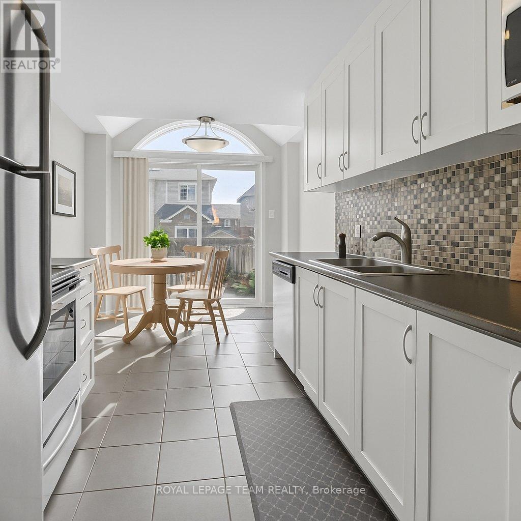 245 Garrity Crescent, Ottawa, Ontario  K2J 3T7 - Photo 6 - X12496760