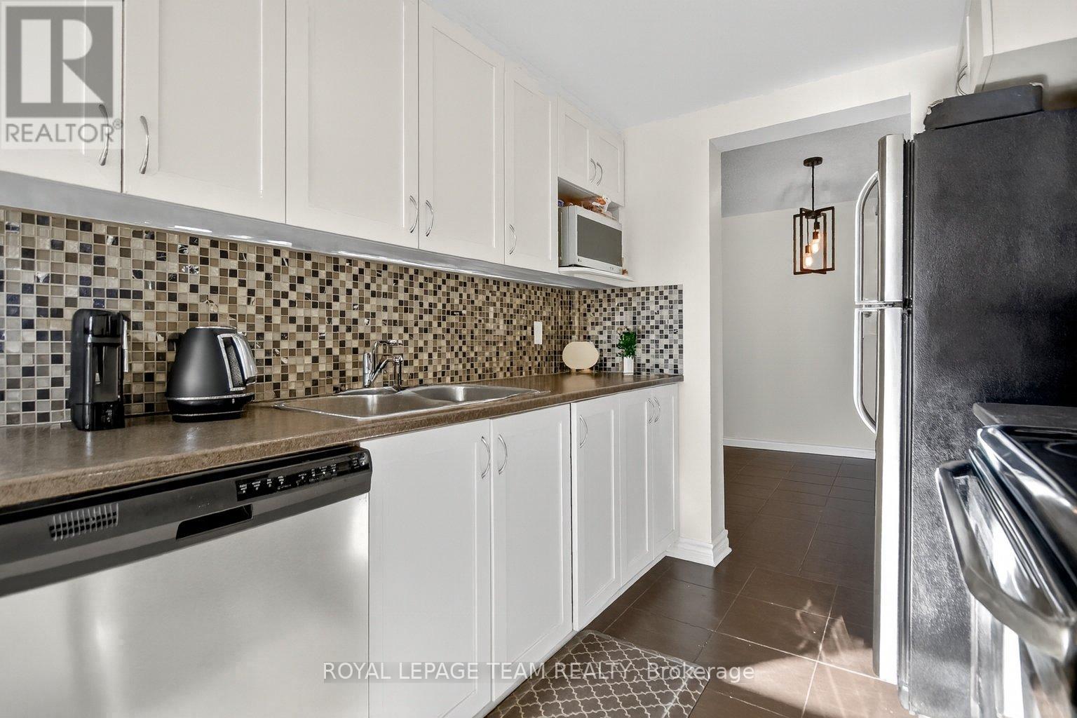 245 Garrity Crescent, Ottawa, Ontario  K2J 3T7 - Photo 8 - X12496760